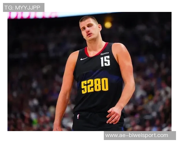 斯潘塞琼斯：掘金替补席对约基奇的表现感到无奈与失望