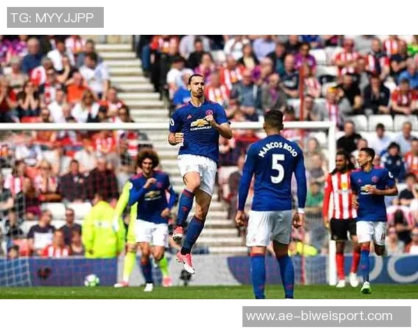 天空体育报道曼联切尔西争抢桑德兰中场萨迪基已询问转会费情况