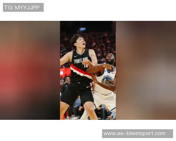 杨瀚森禁区内如壁垒般坚固原地起跳封盖对手上篮展现绝佳防守技巧