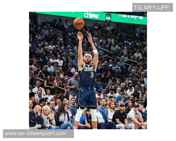 浓眉回应鹈鹕球迷嘘声表示无所谓坚持专注于比赛表现