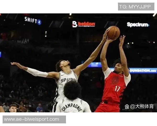 文班亚马首节表现不佳4次失误被断球反击仅得7分4篮板2助攻