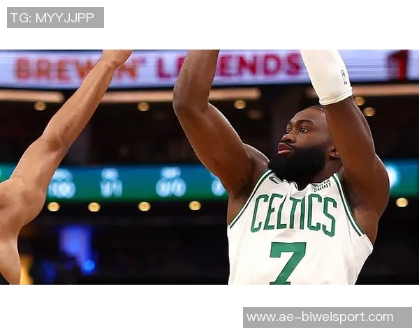 杰伦布朗称赞蒂尔曼表现出色末节发挥堪称现象级的全能球员 杰伦布朗称赞蒂尔曼表现出色末节发挥堪称现象级的全能球员