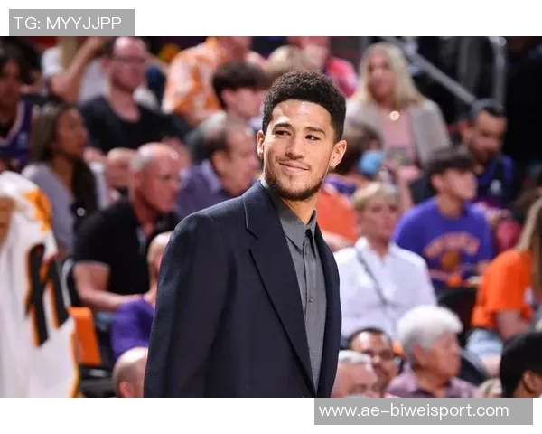 布克谈球队氛围:每天进步心态教练支持让我们乐在其中 布克谈球队氛围:每天进步心态教练支持让我们乐在其中